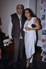 Tarun Tahilliani at Ensemble turned 25 in Mumbai on 12th Dec 2012 (21).JPG